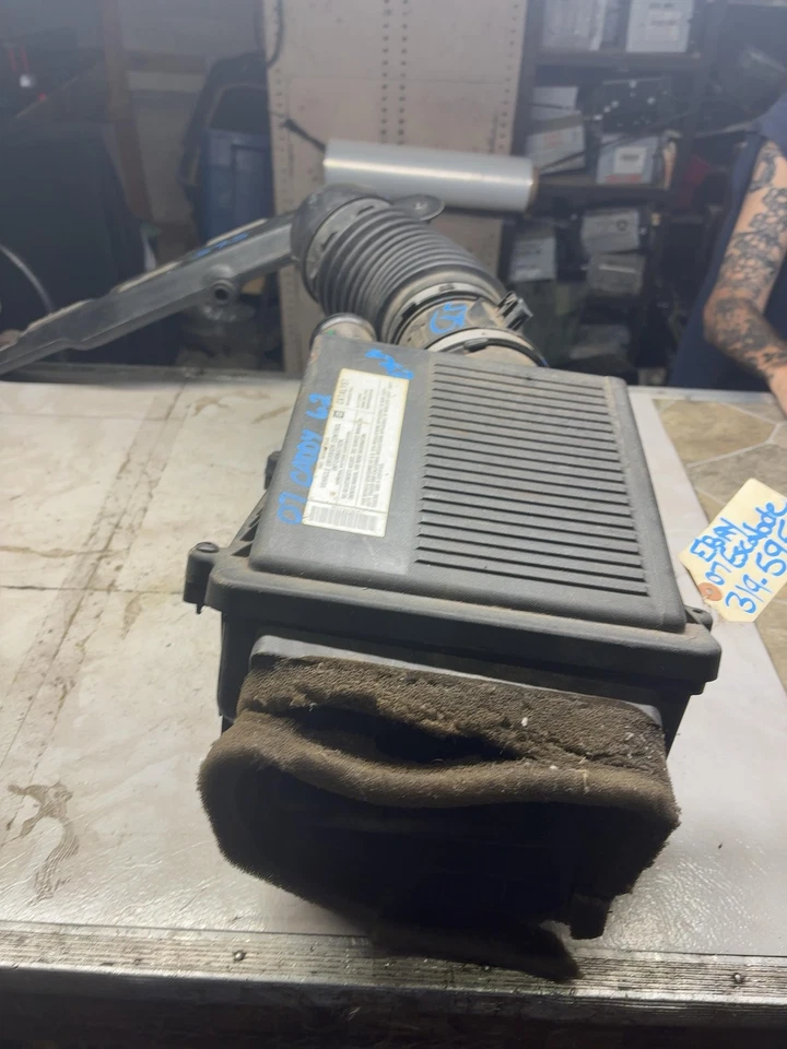 Conjunto de caja de filtro limpiador de admisión de aire Silverado Sierra 1500 Tahoe Yukon 2007-09 Foto 2 de 4