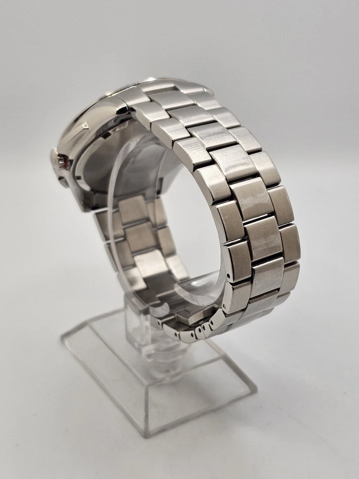 2010 BMW Mens SilverTone Daydate Analog Carbon Fiber Style Dial Tachymeter Watch - Image 4 of 4