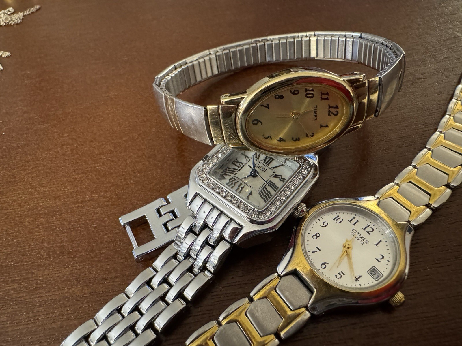 Watches: Timex working), working), Battery (Needs Of ( Citizen ( Three Lot Gedi - VintageWatches.PK Watches: Timex working), working), Battery (Needs Of ( Citizen ( Three Lot Gedi - vintagewatches.pk