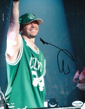 DONNIE WAHLBERG signed (NEW KIDS ON THE BLOCK) Music 8X10 DAMAGED ACOA SD86886 DONNIE WAHLBERG signed (NEW KIDS ON THE BLOCK) Music 8X10 DAMAGED ACOA SD86886