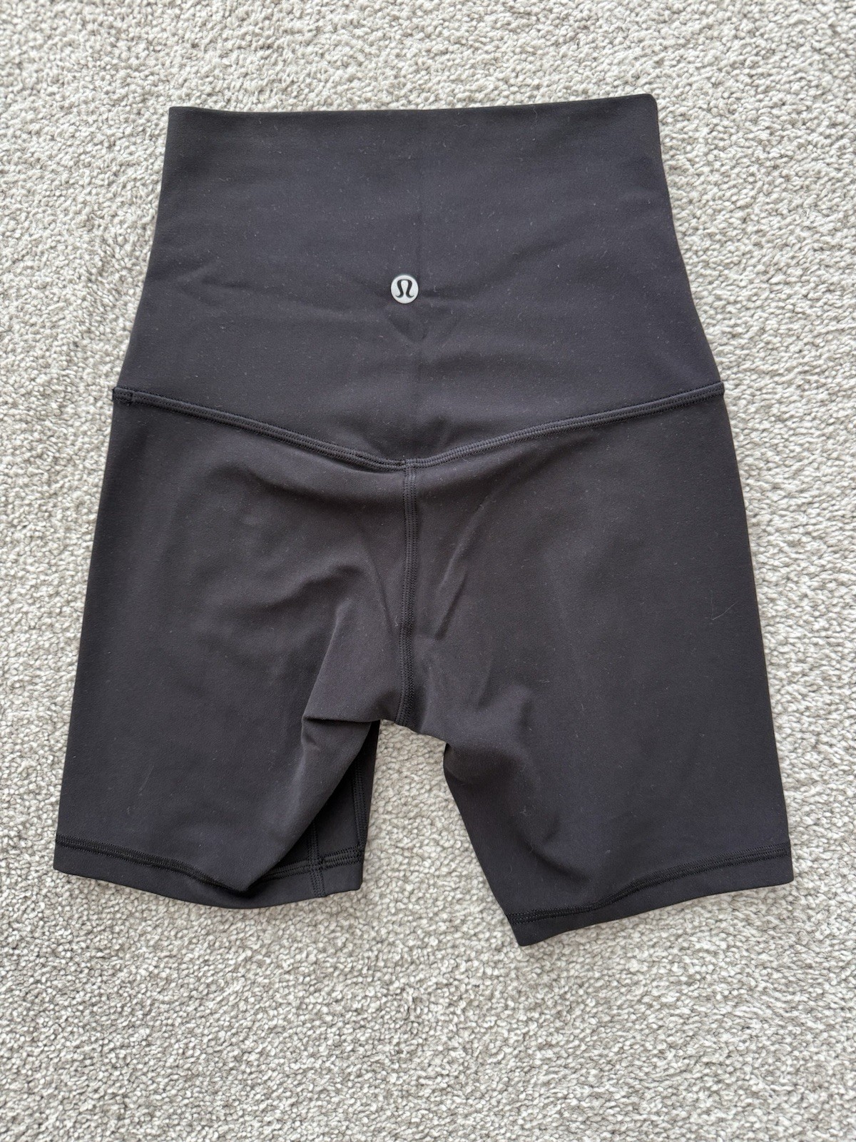 Lululemon align  Extra High Rise Shorts, Size 2,  excellent condition