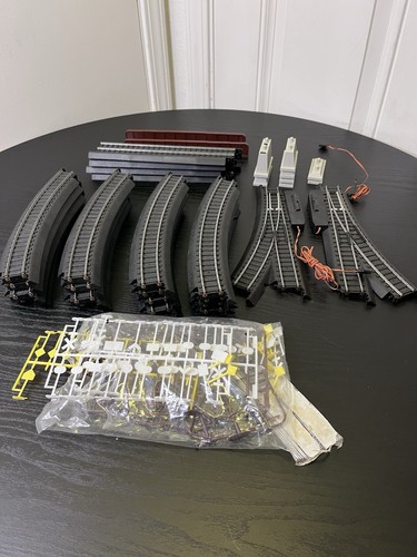 Life-Like Trains Iron Horse HO Scale Union Pacific Train Set - Picture 3 of 22