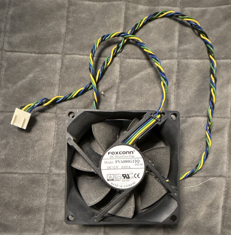 Foxconn PVA080G12Q 80mm 12V 3-Pin Brushless Case Fan 2900RPM Black