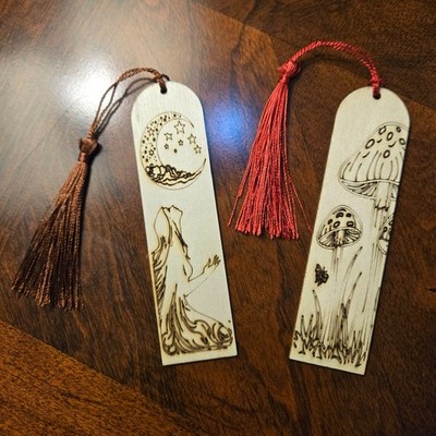 Compact engraved wood bookmarks