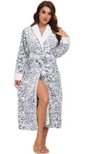 CozyGiant  Women  s Full-Length Fleece Bathrobe   Plush Hooded Robe with Pockets