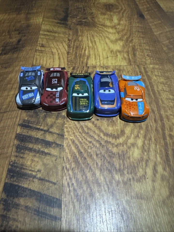Huge Pixar Cars Lightningmcqueen Die-Cast  Cars Modern And Vintage - Image 3 of 4