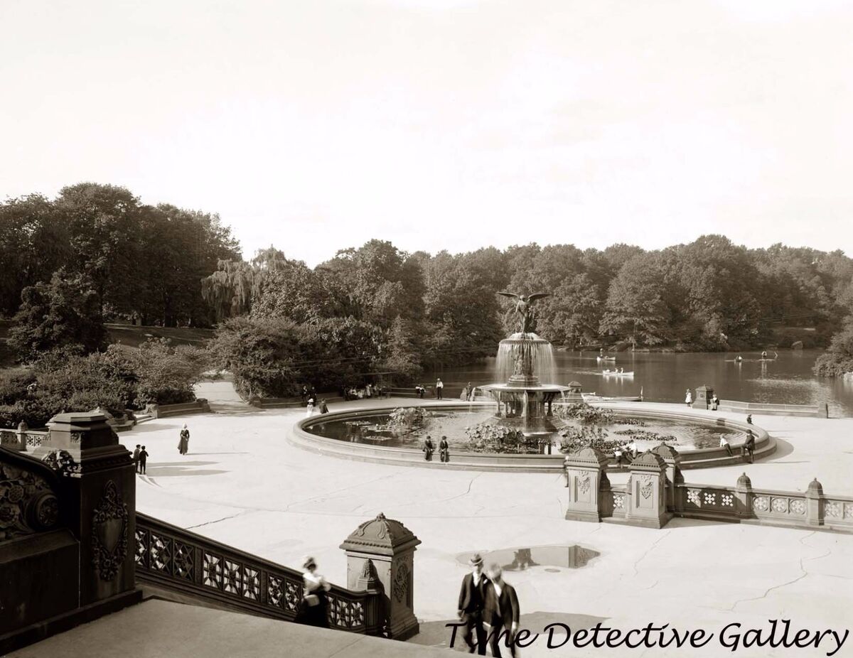 Vintage photograph of Bethesda Fountain, Central Park, New York City  Solid-Faced Canvas Print