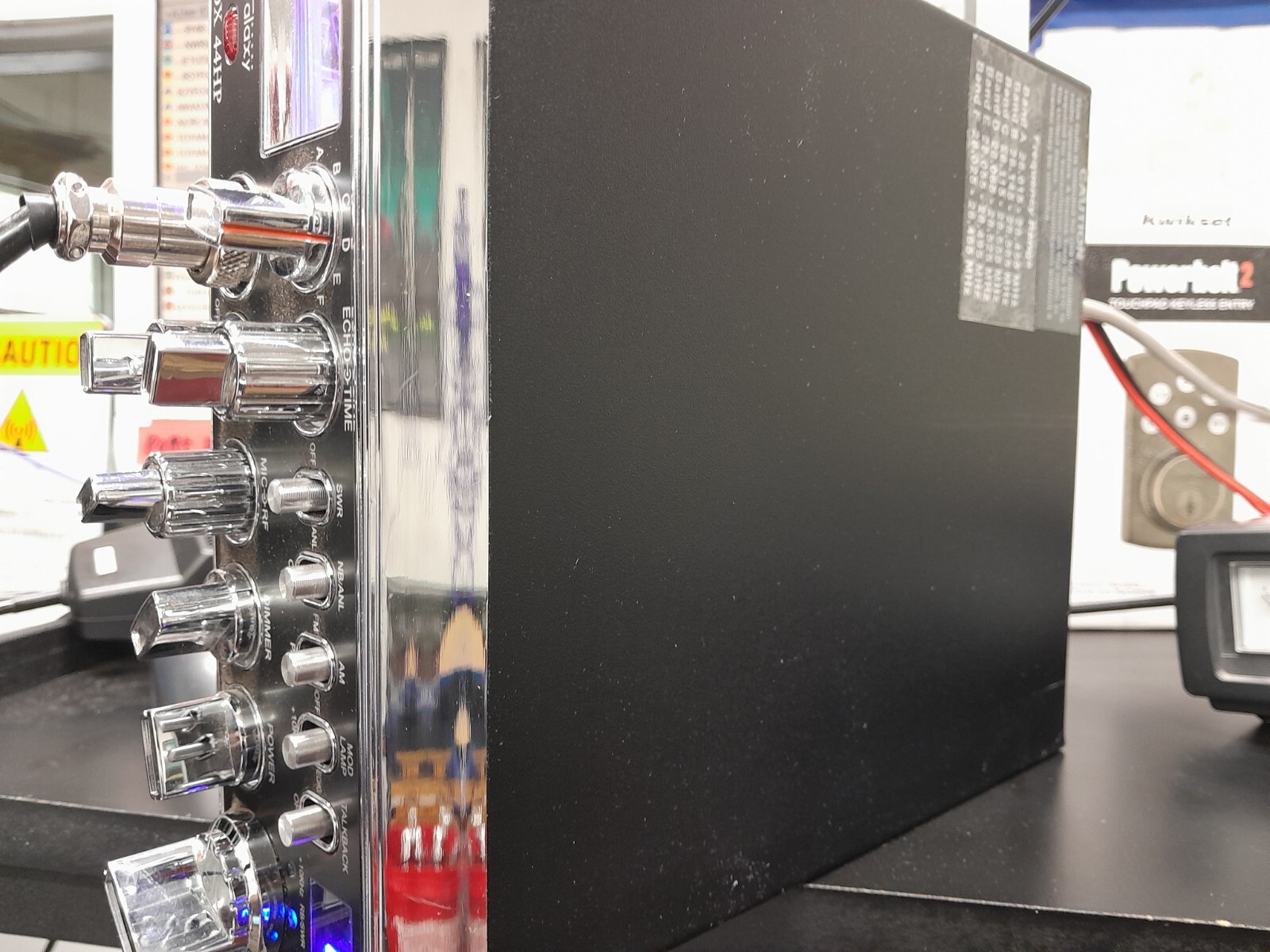 Galaxy DX 44HP 10 Meter Mobile Radio very nice condition.. never abused