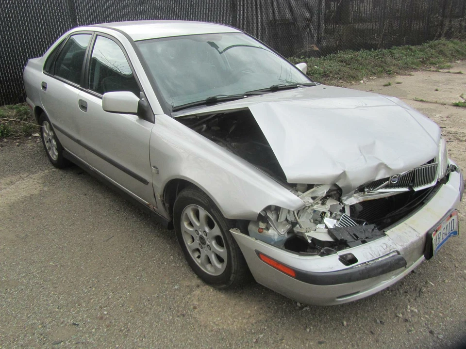 00-03 VOLVO V40 1.9L Turbo Super-Charged Tank Mounted Gas Fuel Pump Assembly - Image 2 of 4