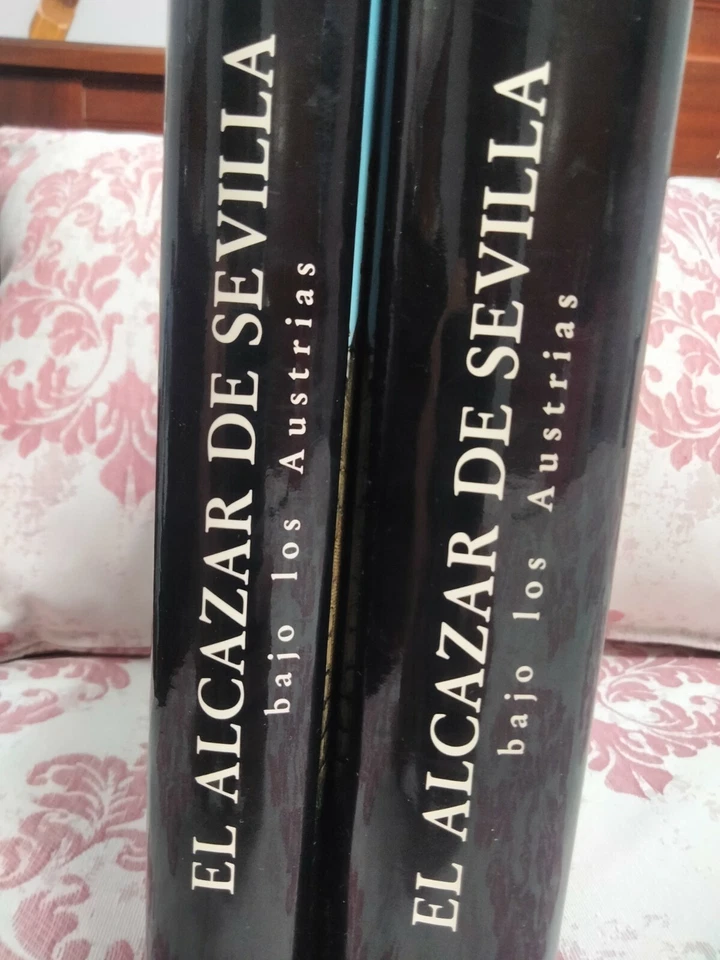 COLECCIÓN 2 LIBROS EL ALCAZAR DE SEVILLA BAJO LOS AUSTRIAS. Tapa dura (1990) - Imagen 4 de 4