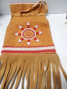 MID CENTURY PLAINS CREE INDIAN PONY BEADED TOBACCO BAG / POUCH - CLEAN !