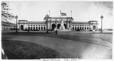 Union Station,Washington,D.C. - full view from east,1920s,US Flag,people