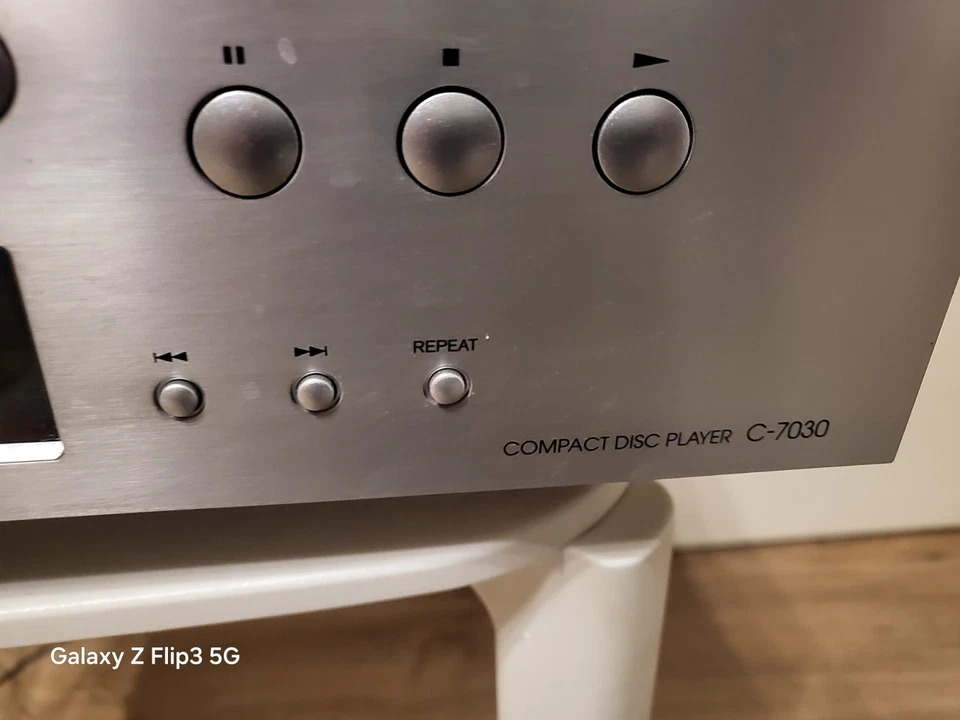 Onkyo CD-Player C-7030 silber CD, CD-R, CD-RW, MP3-CD, VLSC - Bild 3 von 3