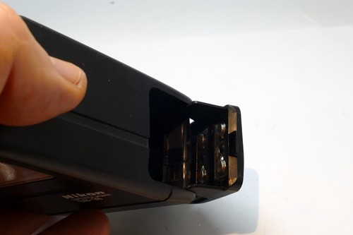 Nikon SB-18 Flash speedlight with damaged shoe - still works - Picture 10 of 12