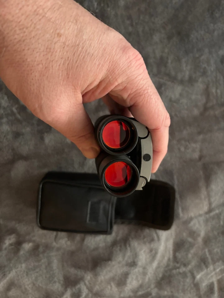 Binoculares UV ópticos recubiertos de rubí Foto 4 de 4