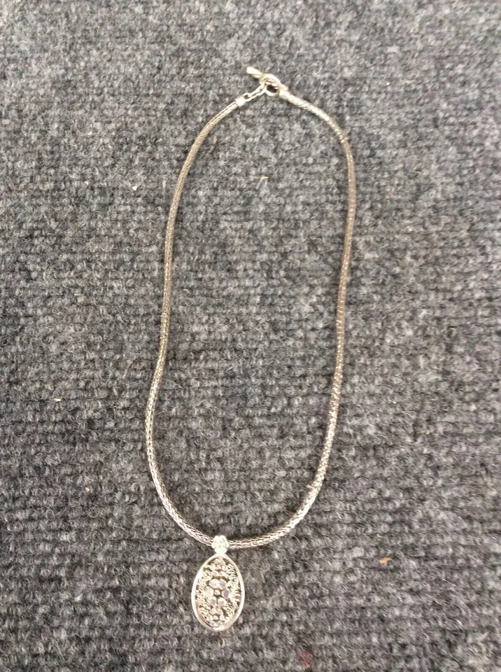 Lois Hill Bali Indonesia Plata de Ley 925 Colgante Ovalado Palanca Collar Foto 3 de 4