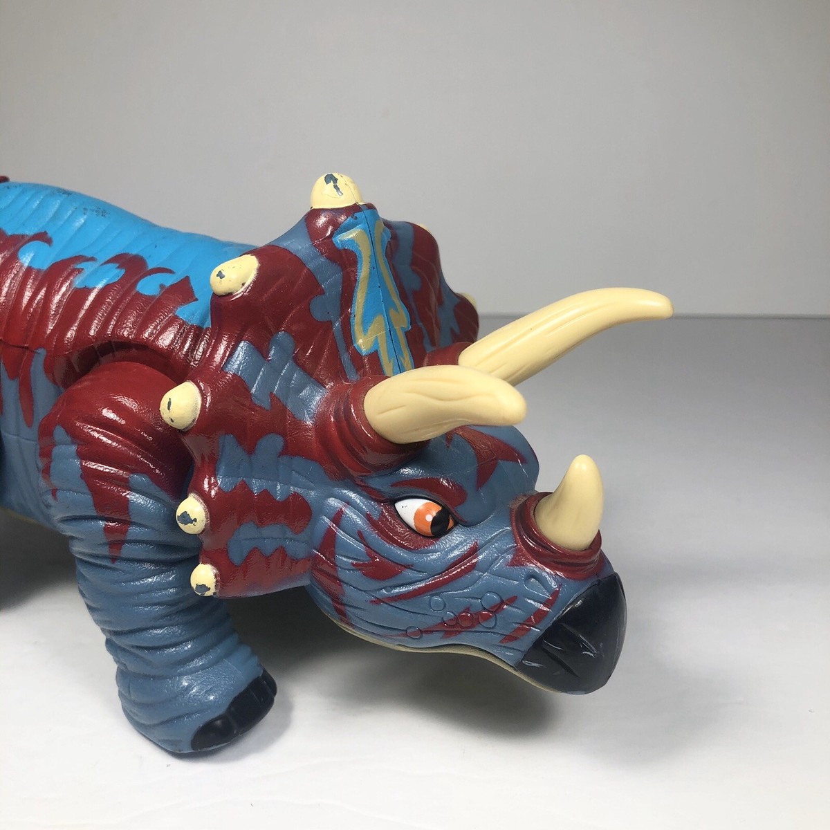 2006 MATTEL IMAGINEXT Walk and Roar Trample the Triceratops