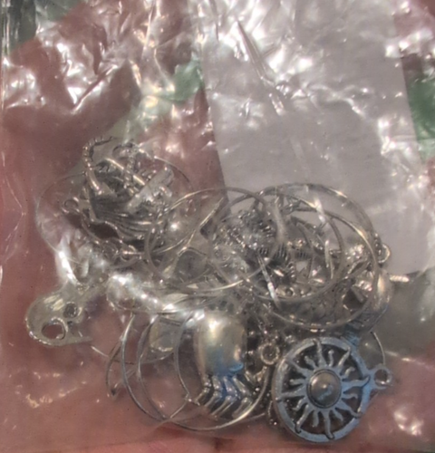 60 Pcs Acrylic Drink Tags / Markers & 25+ Silver color Wine Glass Charms Lot - Picture 3 of 4