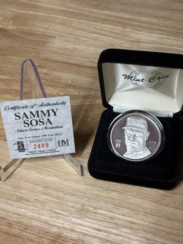 Highland Mint Sammy Sosa One Troy Ounce .999 Fine Silver Coin 2489/5000