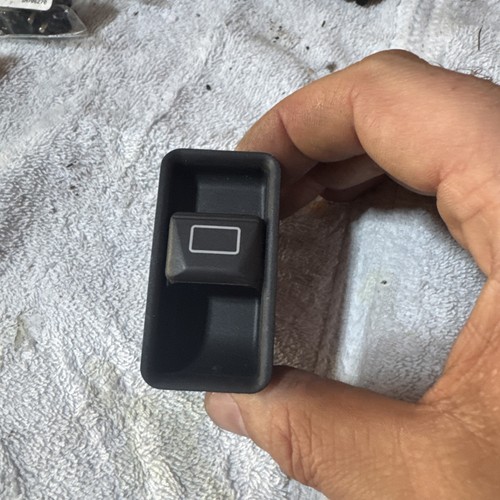 MERCEDES-BENZ W124 W201 W126 W202 1984-01 Genuine OEM  OVERHEAD SUNROOF SWITCH