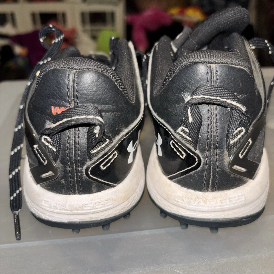 Zapatos de béisbol Under Armor Yard bajos para jóvenes talla 3,5 años Foto 4 de 4