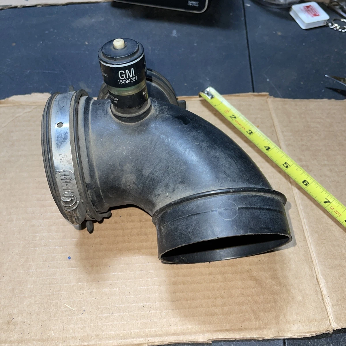 OEM GM 15762317 Intake Tube Pipe Air Flow Sensor 03-17 4.3 4.8 6.0 