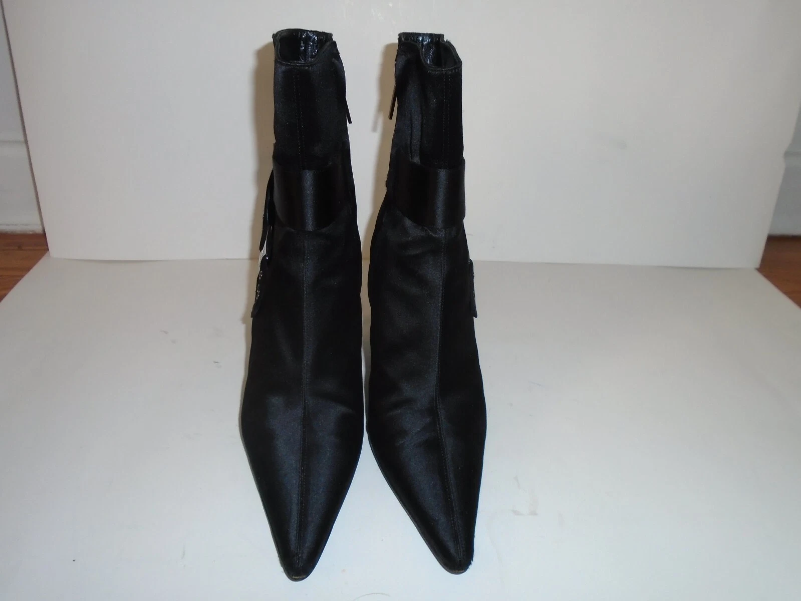 Bottes à boucle pointue noire satinée Dior fabriquées en Italie taille 37