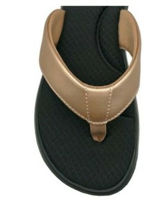 athletic works women's memory foam thong sandal