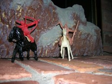 VINTAGE TIMMEE TOY INDIANS MOUNTED HORSES 70MM 1950'S RARE