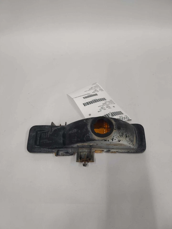1983-94 Chevrolet Blazer S10/Jimmy S15 RH Park Lamp-Turn Signal 16518894 - Image 4 of 4