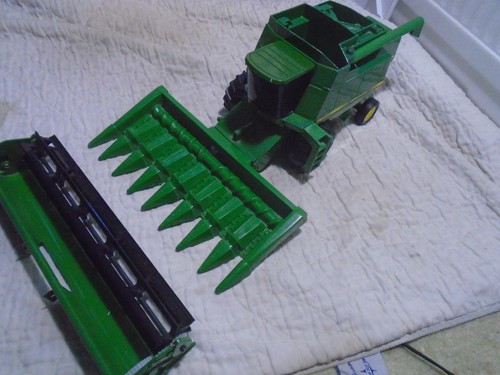 Vintage John Deere 9500 Combine Toy with Both Heads - Picture 8 of 14