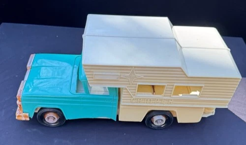 VINTAGE IRWIN PLASTIC PICKUP TRUCK WITH OVERHEAD CAMPER EXCELLENT