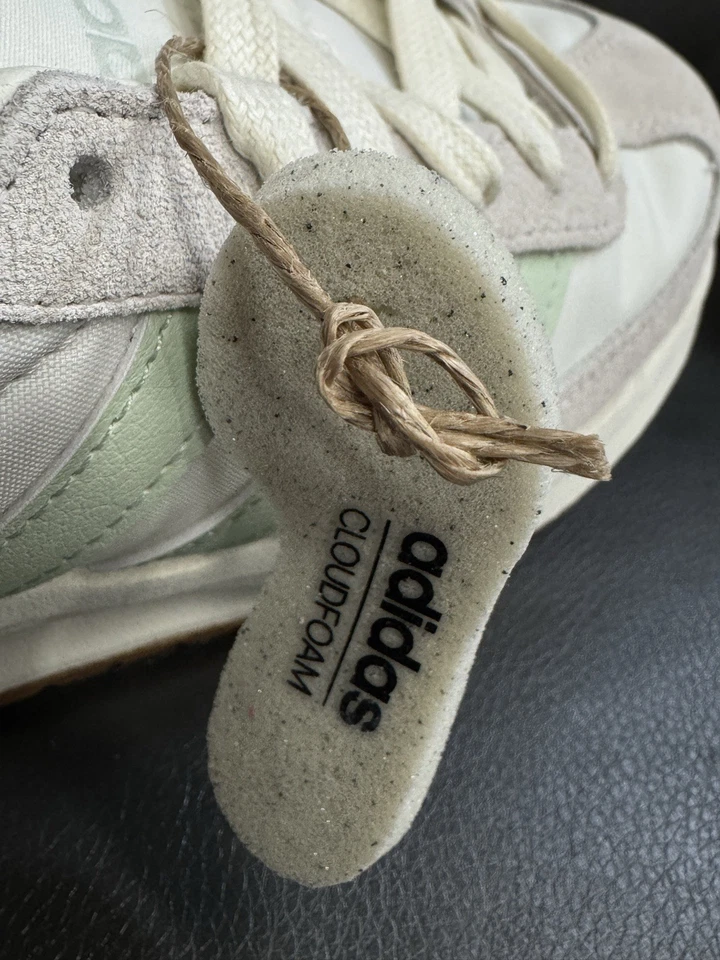 Adidas Wmns Run 70s 2.0 2025 blanco roto lino verde nuevo con etiquetas sin caja talla 5 Foto 4 de 4