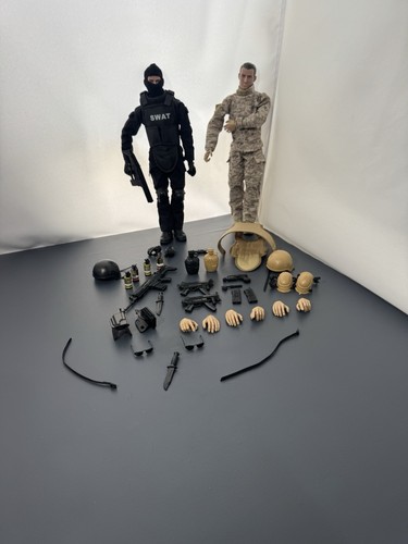 Zwei 12" Militär und SWAT 1/6 Actionfiguren, plus extra Ausrüstung und Zubehör. - Bild 9 von 23