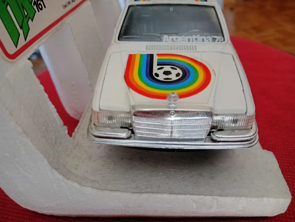 BURAGO 1/24  MERCEDES 450 SEL WORLD CUP ARGENTINA '78 CON AGENDA. 0161 - Immagine 4 di 4