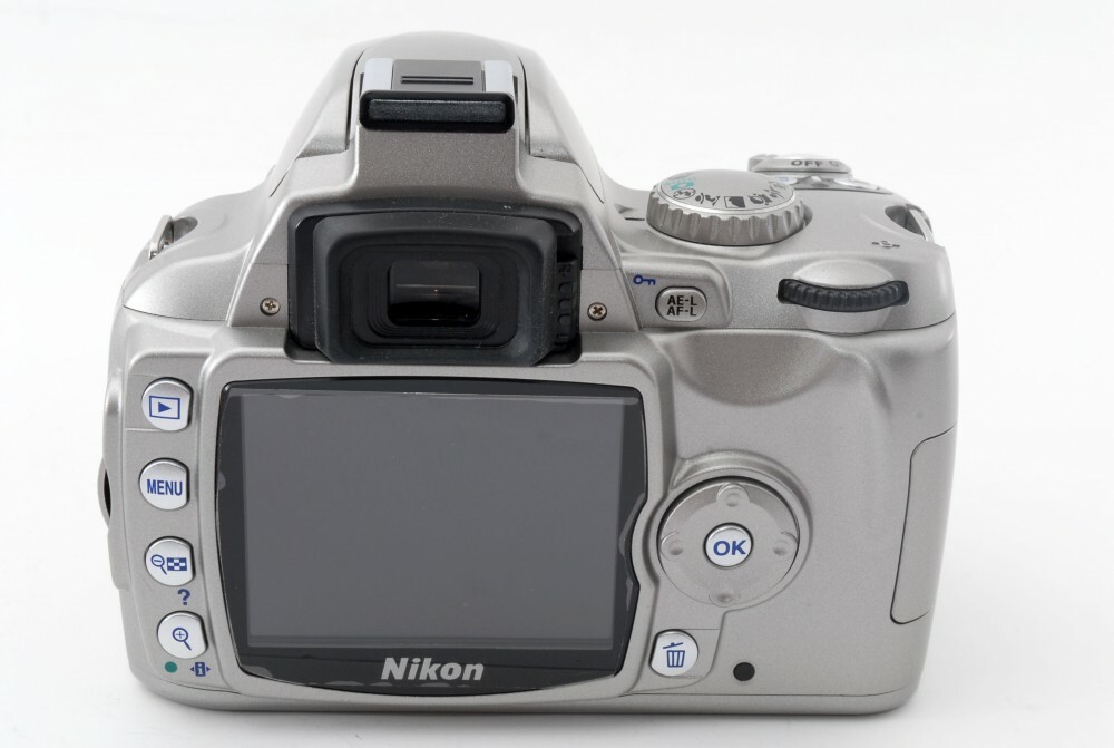 Nikon D40 6.1MP 18-55/55-200mm Lens Set Silver [Exc+++] w