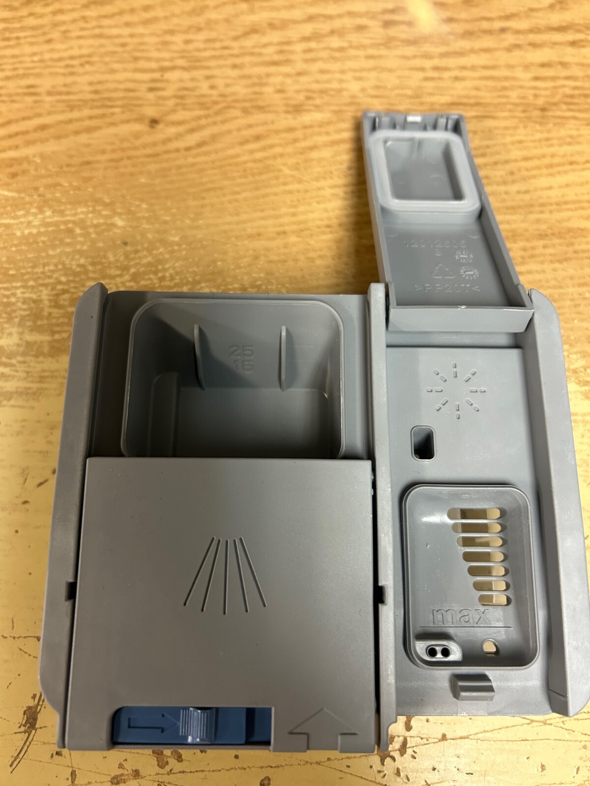 Blomberg Dishwasher DWT52600 Soap Dispenser 1512300400 eBay