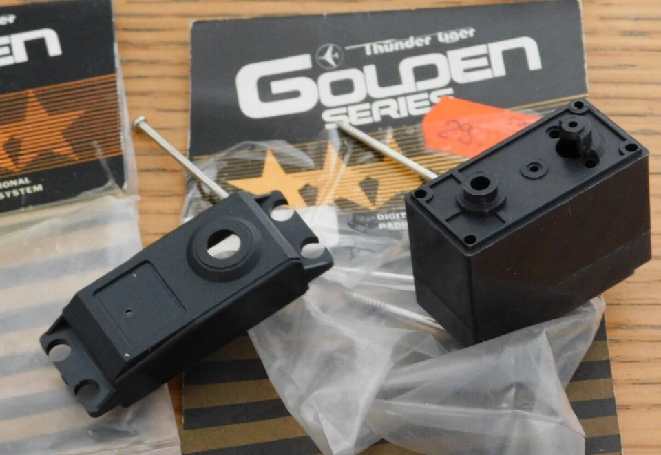 LOT 4 THUNDER TIGER GOLDEN SERIES S15 AC1493 AC1490 AG2063 PIGNON boitier SERVO - Photo 2/4