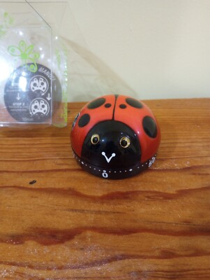 Lady Bug 60 minute egg timer Kitchen no batteries required 1  1/2'' tall Kitch