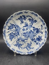 Großer blau-weißer Porzellan Teller mit floralen Motiv gemalt ,KangXi-China