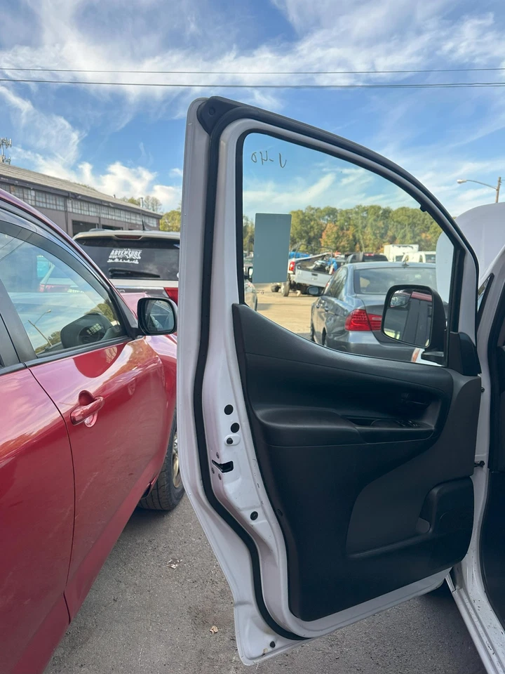 Used Front Left Door Assembly Front fits: 2017 Chevrolet City express Front Left Foto 4 de 4