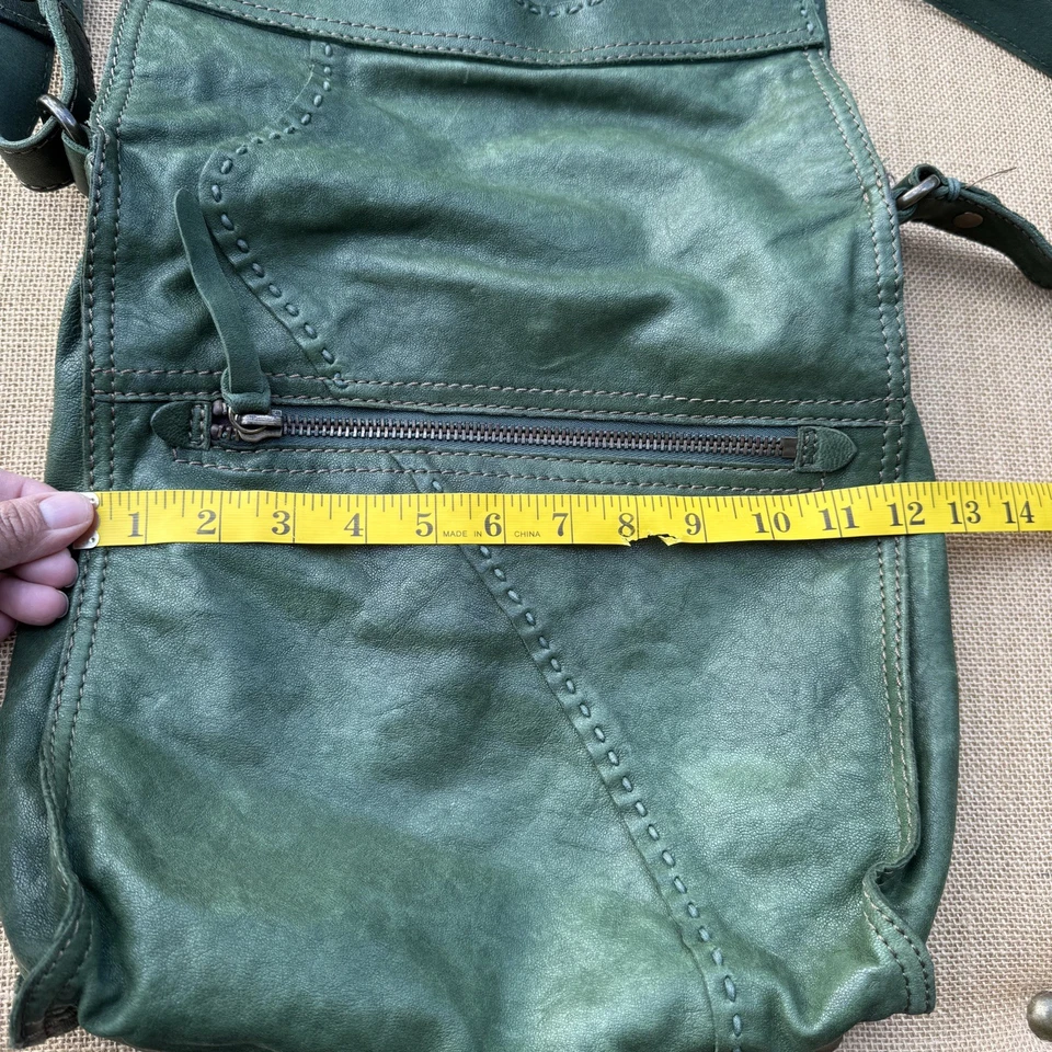 Bolso verde plegable de cuero italiano Lucky Brand Abbey Foto 4 de 4