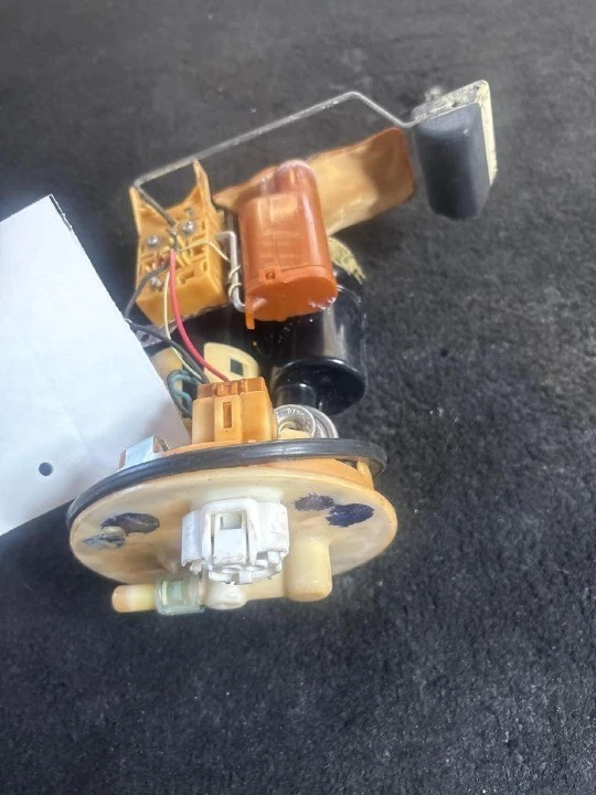 1998-2000 Toyota Sienna Fuel Pump Assembly With Warranty Foto 4 de 4