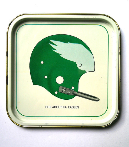 VINTAGE 1965 HORMEL NFL TIN TRAY / COASTER - PHILADELPHIA EAGLES  4 X 4