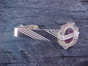 Oldsmobile Lansing Crest Mens Tie Clip Kustom Made VGC Used Vintage Findings