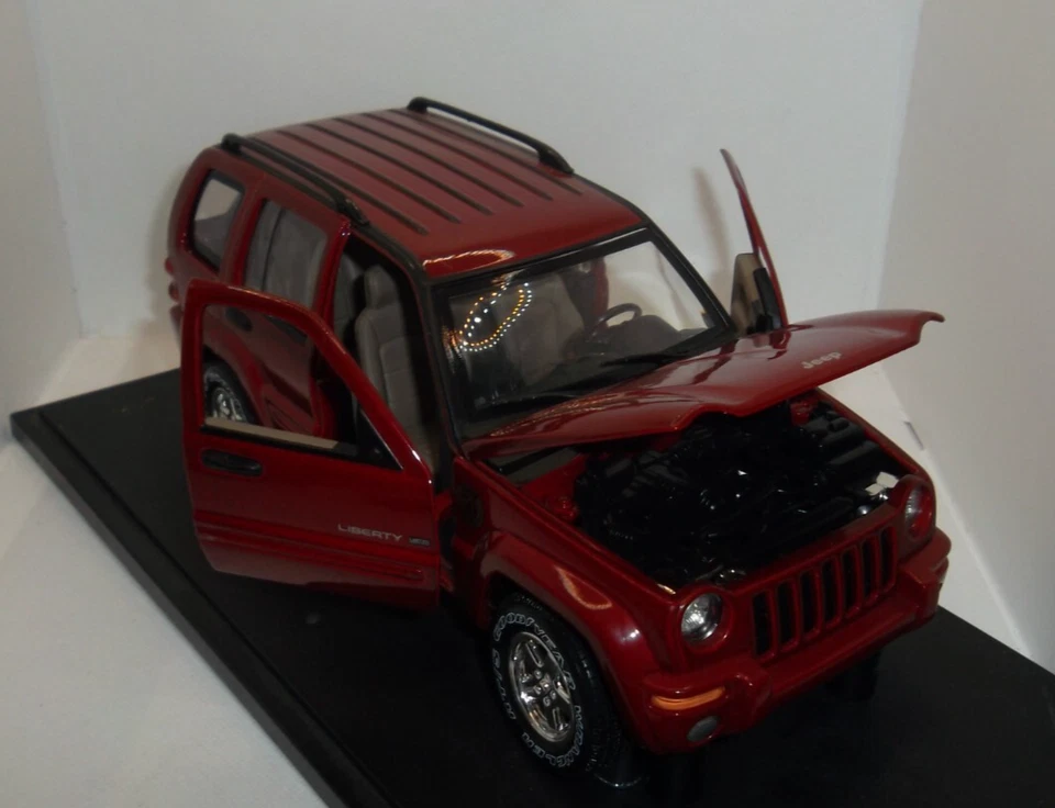 RARE MATCHBOX COLLECTIBLES No95701 50TH ANNIVERSARY 2002 JEEP LIBERTY loose mint - Image 3 of 4