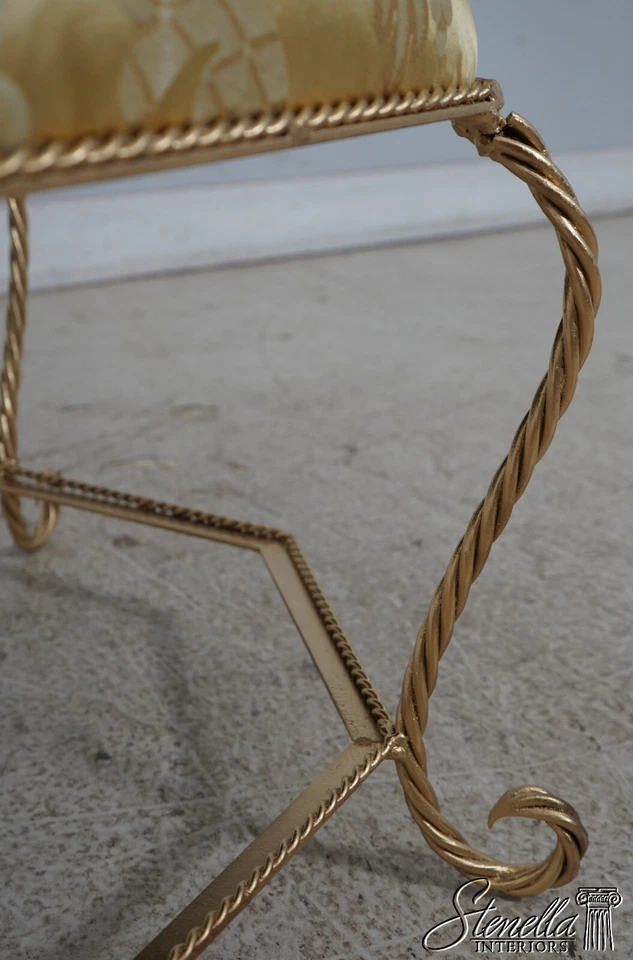 L66133EC: Otomana tapizada de hierro con cuerda con acabado dorado italiano Foto 4 de 4