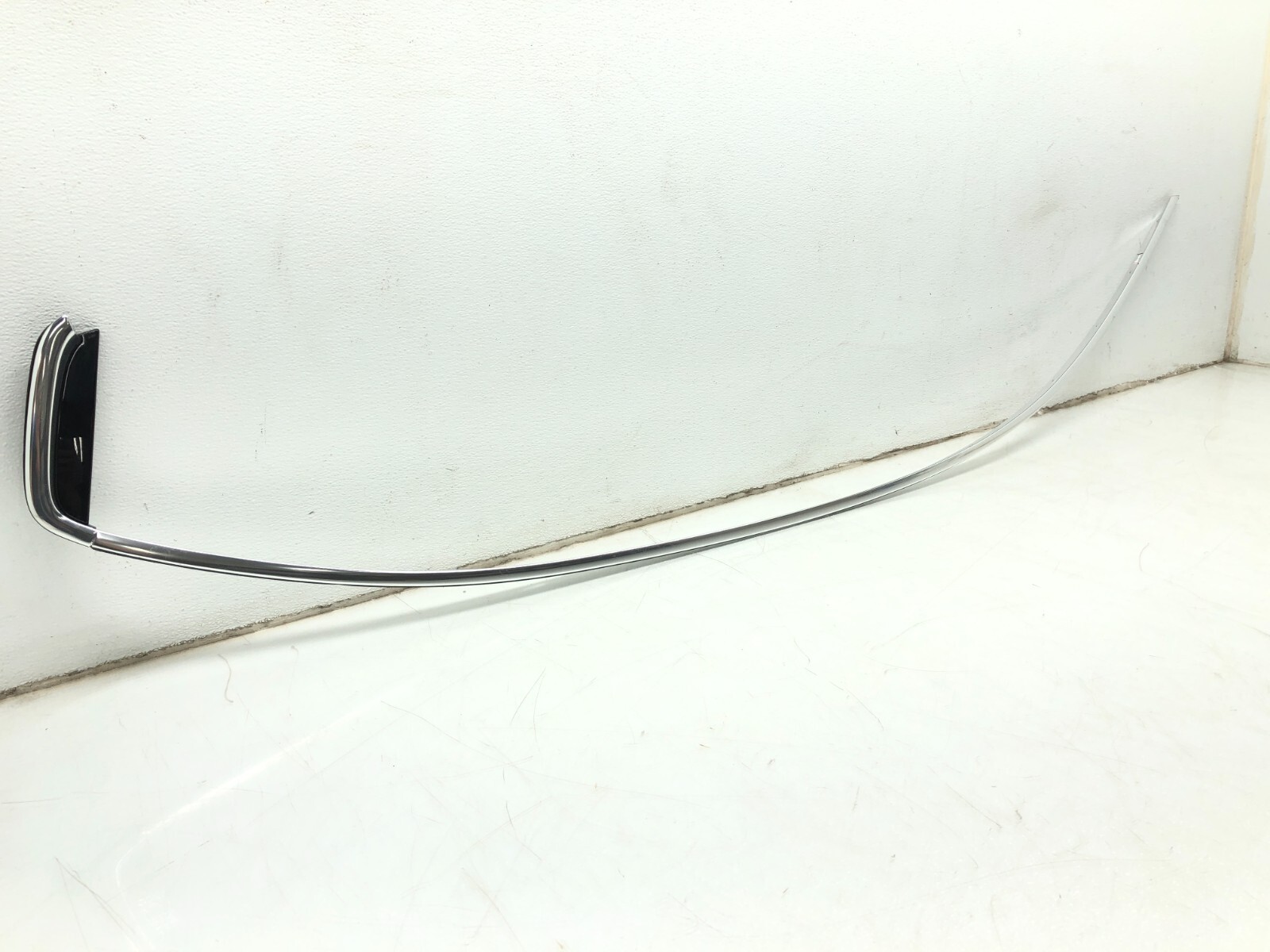 2014-2017 MASERATI GHIBLI S LEFT DRIVER SIDE ROOF WINDOW MOLDING CHROME OEM.