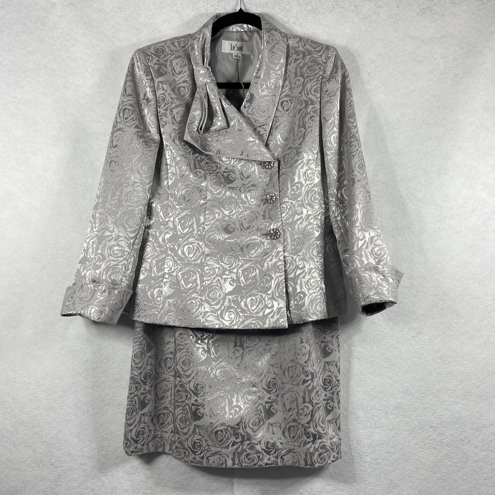 Le Suit 2PC Skirt Suit Women’s 8 Silver Double Breast Quilted Bow Shiny