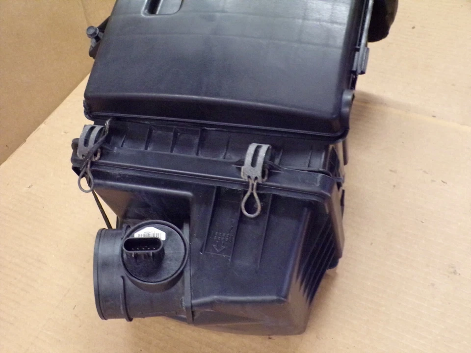 2005 saturn relay air box cleaner 3.5L 2005-2007 chevy uplander - Image 3 of 4